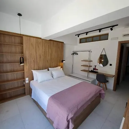 Courtyard Luxury “marianthi” * Πεύκος