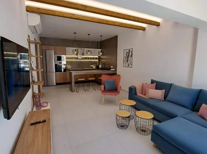 Courtyard Luxury “marianthi” * Πεύκος