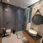Apartment Courtyard Luxury “marianthi”