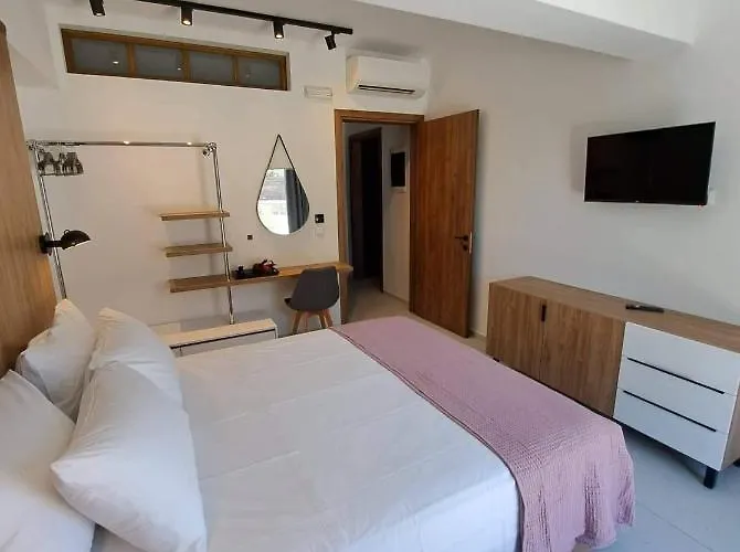 아파트 Courtyard Luxury “marianthi”