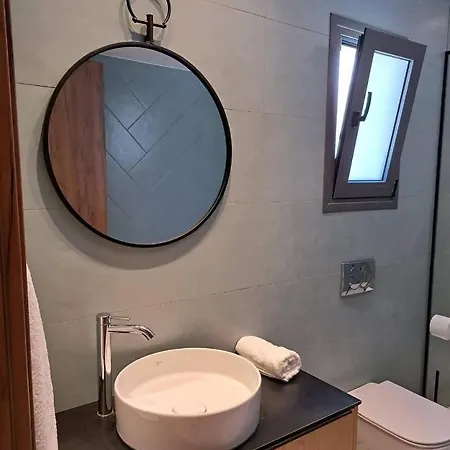 Courtyard Luxury “marianthi” * Pefki