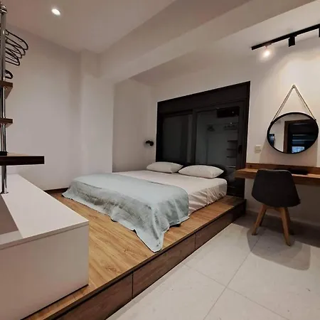 Courtyard Luxury “marianthi” * Pefki