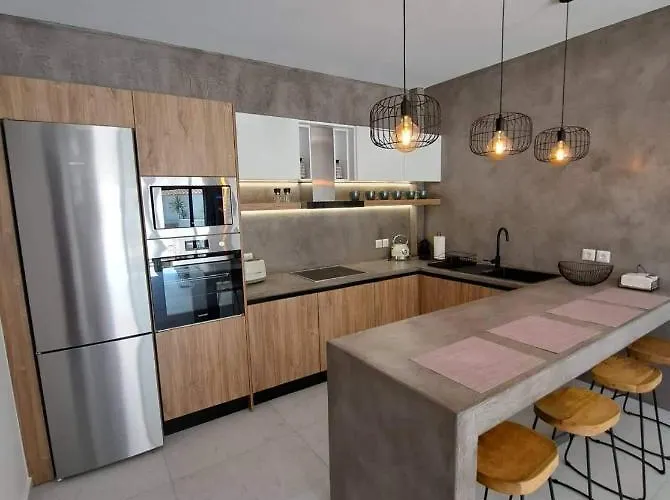 Courtyard Luxury “marianthi”