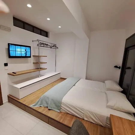 Courtyard Luxury “marianthi” Pefki